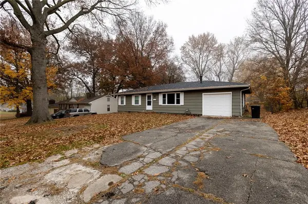 10803 E 60 TER, Raytown, MO 64133