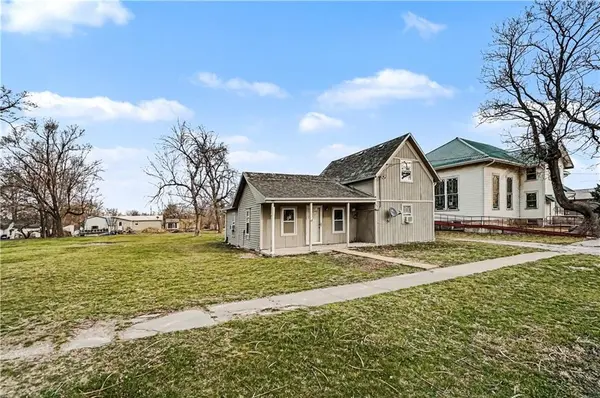 205 E 2nd ST, Winston, MO 64689