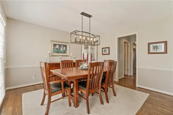 8410 Greenwood CIR, Lenexa, KS 66215
