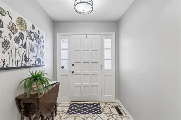 8741 Riggs CIR, Overland Park, KS 66212