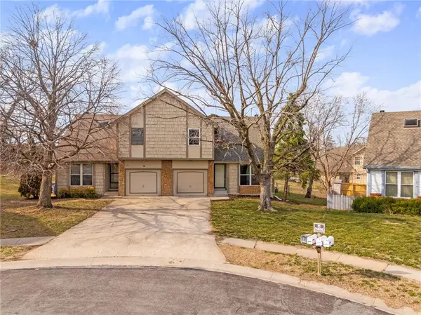 9526 W 78th ST, Overland Park, KS 66204