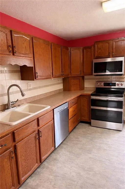 809 Acorn ST, Eudora, KS 66025