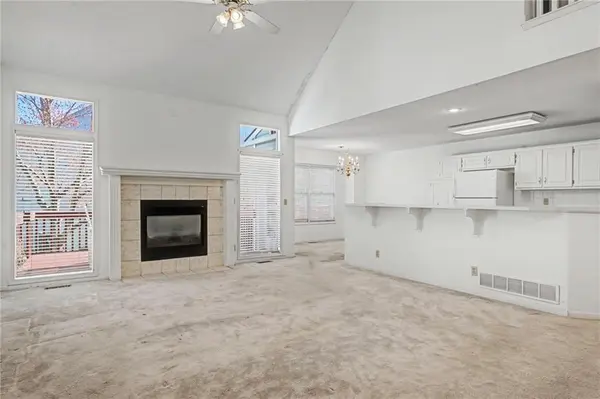 6817 W 156th TER, Overland Park, KS 66223