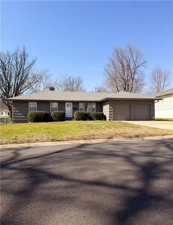 4980 NE Chouteau DR, Kansas City, MO 64119