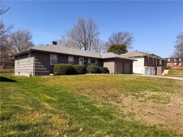 4980 NE Chouteau DR, Kansas City, MO 64119