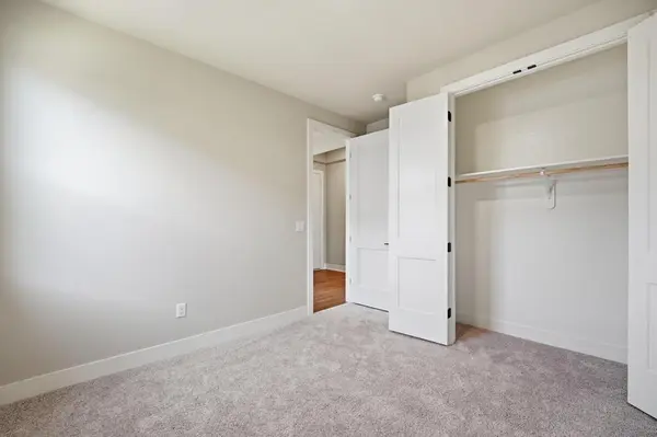 32734 W 176th TER, Gardner, KS 66030