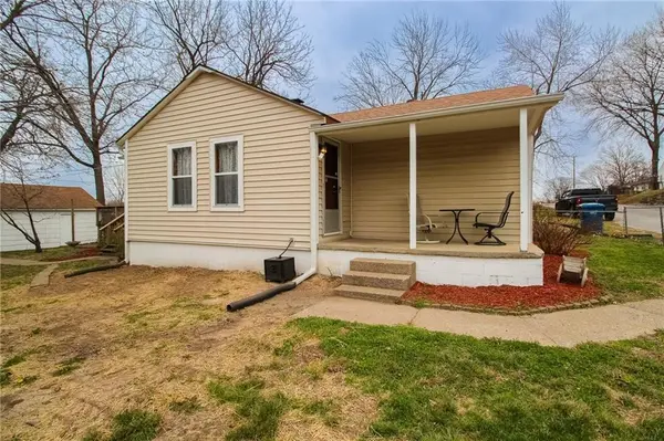 1014 E Smith AVE, Independence, MO 64050