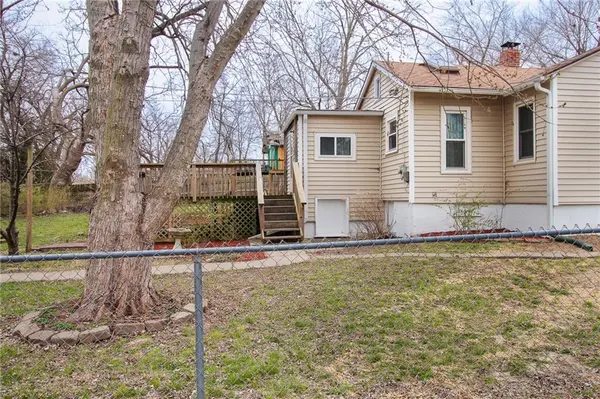 1014 E Smith AVE, Independence, MO 64050