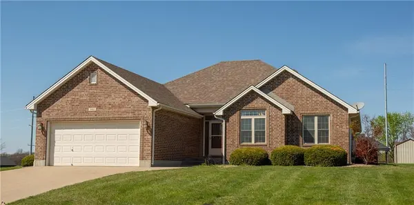 901 Tall Grass DR,  Pleasant Hill,  MO 64080