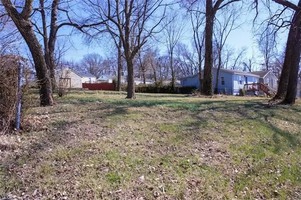 2911 S Sterling AVE, Independence, MO 64052