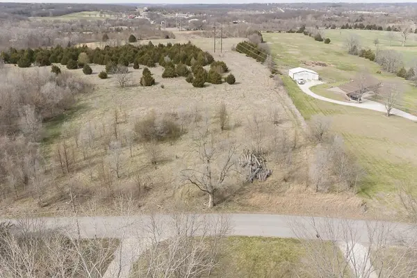 14000 Stillwell RD, Bonner Springs, KS 66012