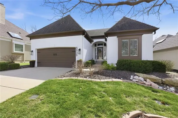 8909 W 142nd CT, Overland Park, KS 66221