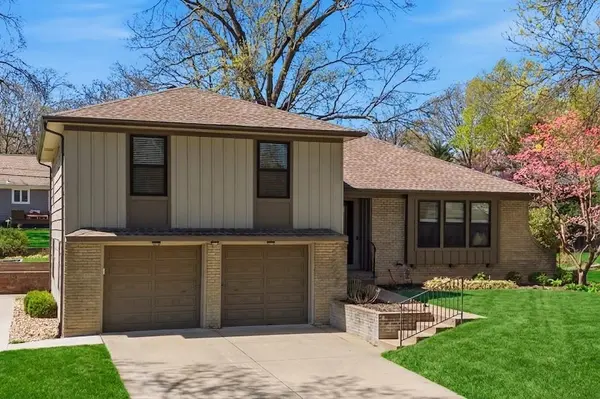 6348 Reeds DR, Mission, KS 66202