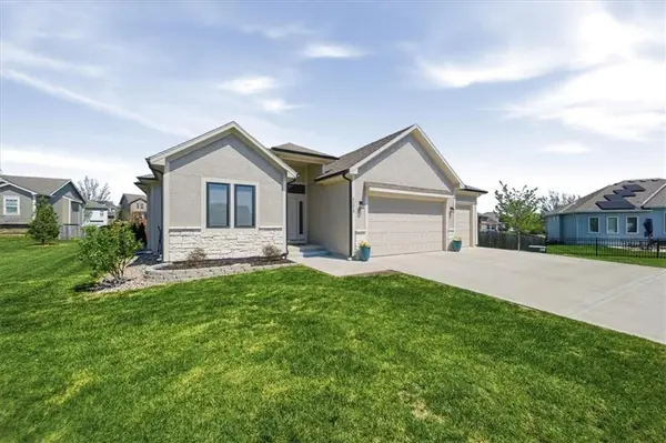 21010 W 225th ST, Spring Hill, KS 66083