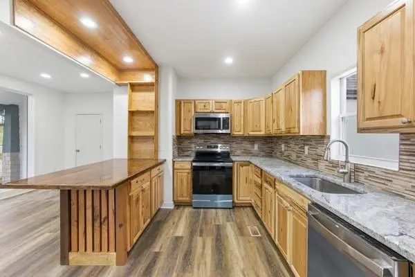 7801 STOVER LN, Kansas City, KS 66109