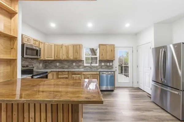 7801 STOVER LN, Kansas City, KS 66109