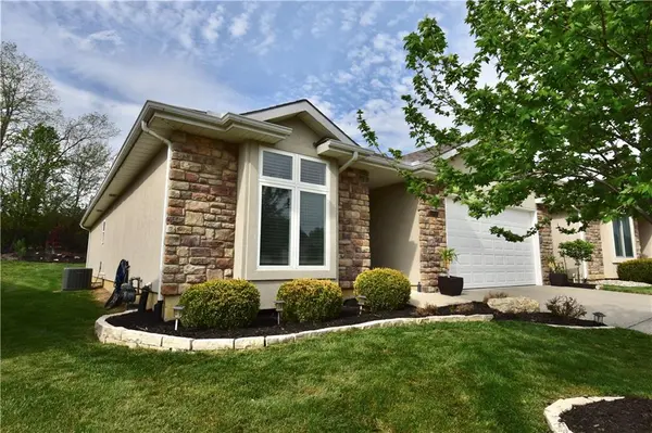 1928 Carter CT, Liberty, MO 64068