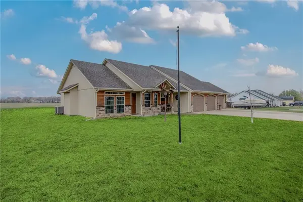 1001 Orchid ST, Garden City, MO 64747