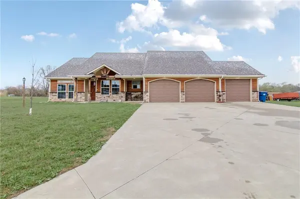 1001 Orchid ST, Garden City, MO 64747