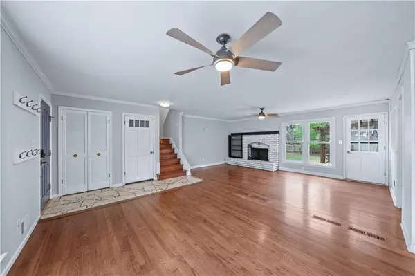 9350 Lamar AVE, Overland Park, KS 66207