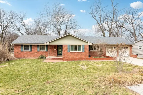 6138 Hemlock ST, Mission, KS 66202