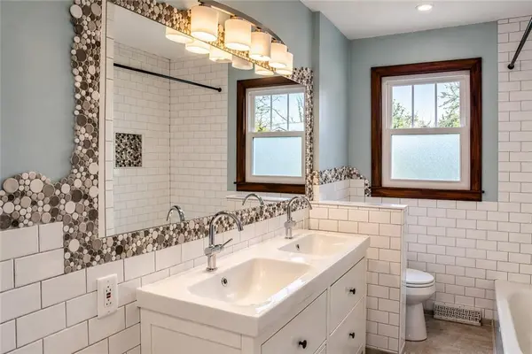 545 JEFFERSON CIR, Liberty, MO 64068