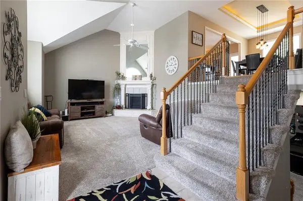 2664 W Whitney ST, Olathe, KS 66061