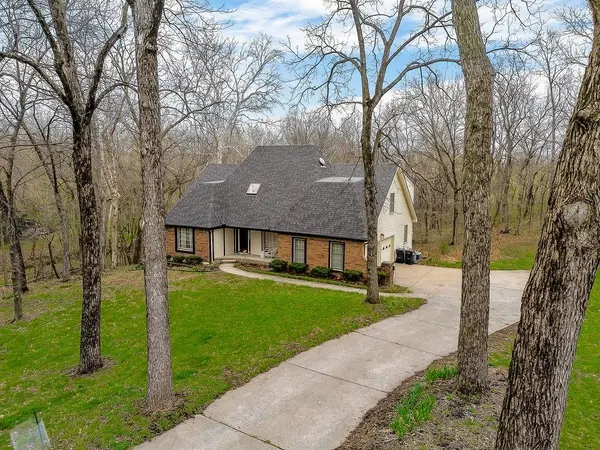 7317 N Nevada AVE, Parkville, MO 64152