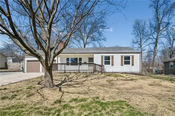 11304 E 48th TER, Kansas City, MO 64133