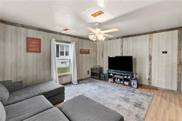 616 E 3rd ST, Cameron, MO 64429