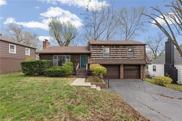 7545 Aberdeen RD, Prairie Village, KS 66208
