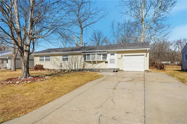 1002 NE 62nd St N/A, Gladstone, MO 64118