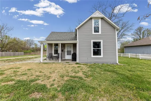 846 S Olive ST, Ottawa, KS 66067