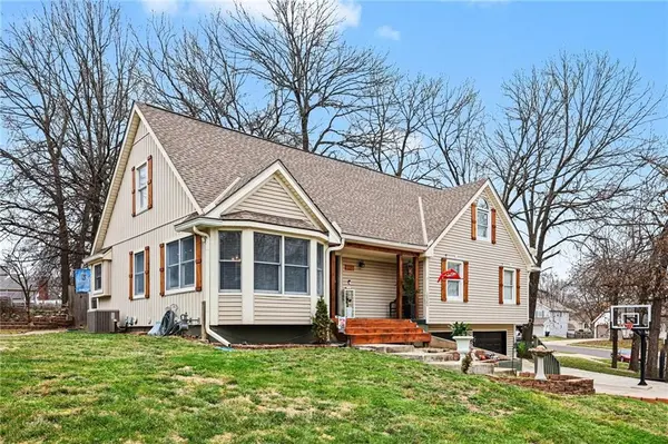 12304 E 78th ST, Kansas City, MO 64138