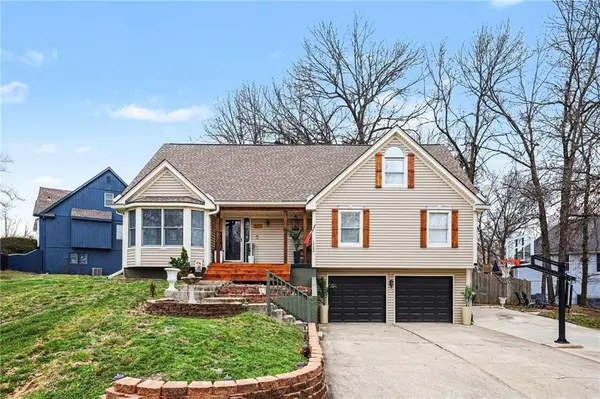 12304 E 78th ST, Kansas City, MO 64138