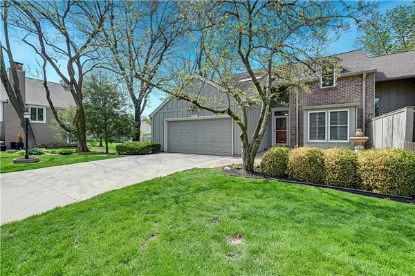 4421 W 112th TER, Leawood, KS 66211