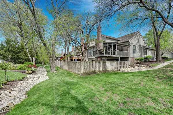 4421 W 112th TER, Leawood, KS 66211