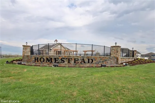 1824 Homestead DR, Liberty, MO 64068