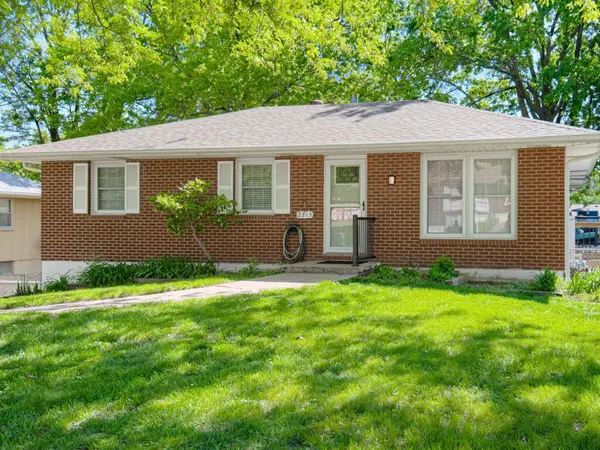 2213 N Mcbride AVE,  Sugar Creek,  MO 64050