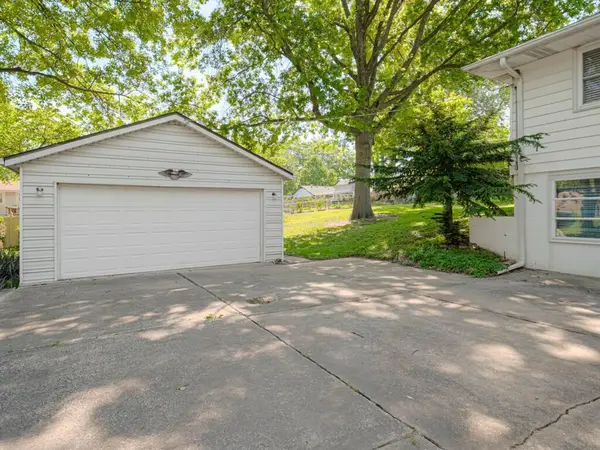 2213 N Mcbride AVE, Sugar Creek, MO 64050