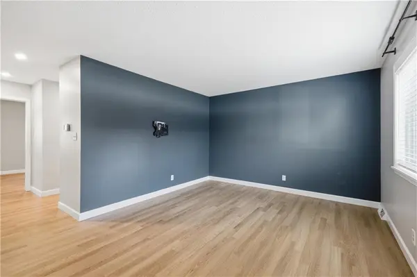 9551 Outlook DR, Overland Park, KS 66207