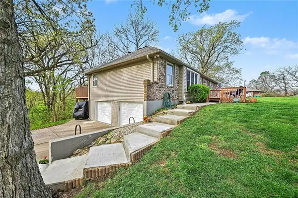 6525 County Line RD, Shawnee, KS 66216