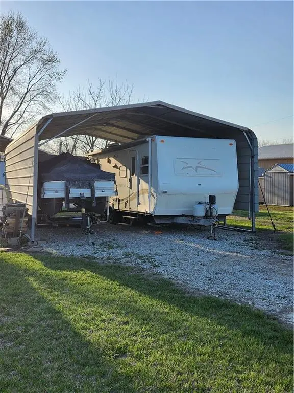1 Linn Woods LN, Linn Valley, KS 66040