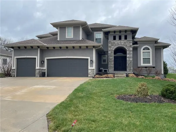 166 SW Roosevelt RDG, Lee's Summit, MO 64081