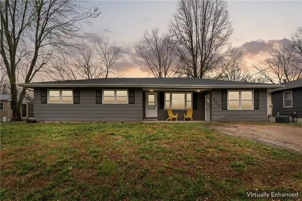 307 Ridge ST, Sweet Springs, MO 65351