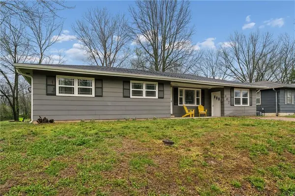 307 Ridge ST, Sweet Springs, MO 65351