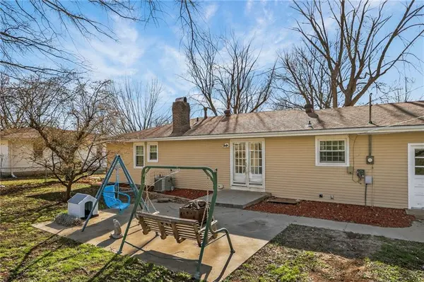 501 Pheasant ST, Harrisonville, MO 64701