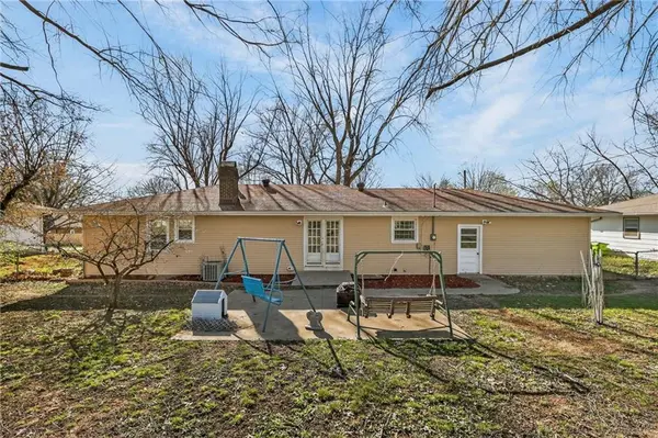 501 Pheasant ST, Harrisonville, MO 64701