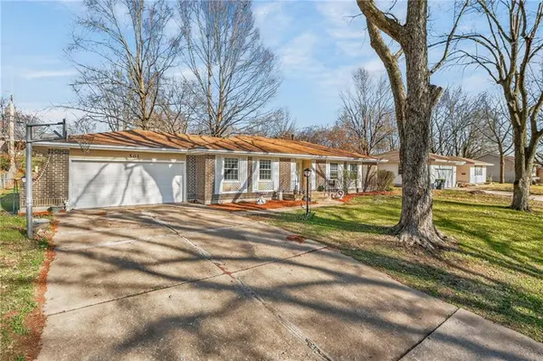 501 Pheasant ST, Harrisonville, MO 64701