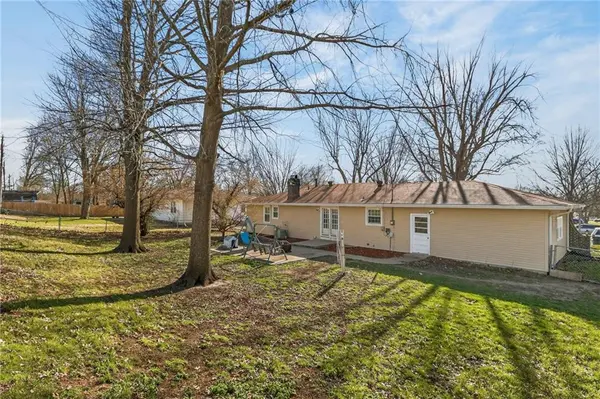 501 Pheasant ST, Harrisonville, MO 64701